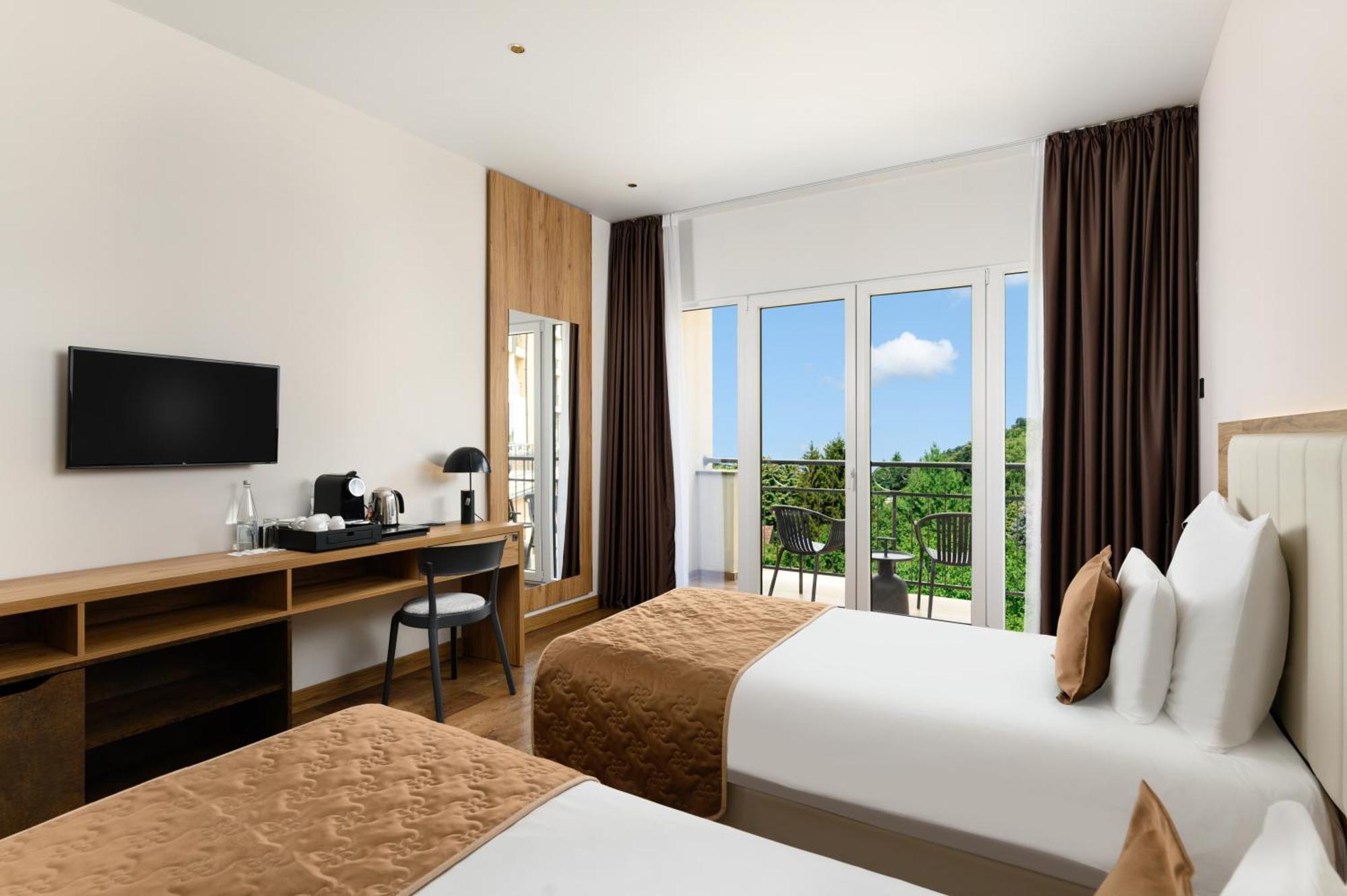 Movenpick Resort And Spa Fruske Terme Vrdnik Bagian luar foto