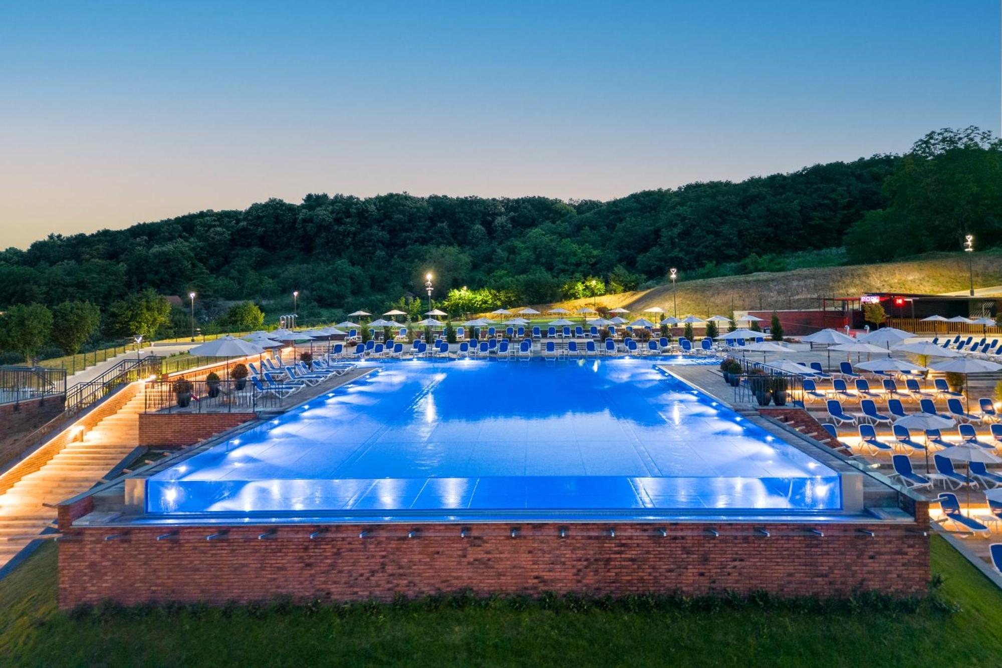 Movenpick Resort And Spa Fruske Terme Vrdnik Bagian luar foto