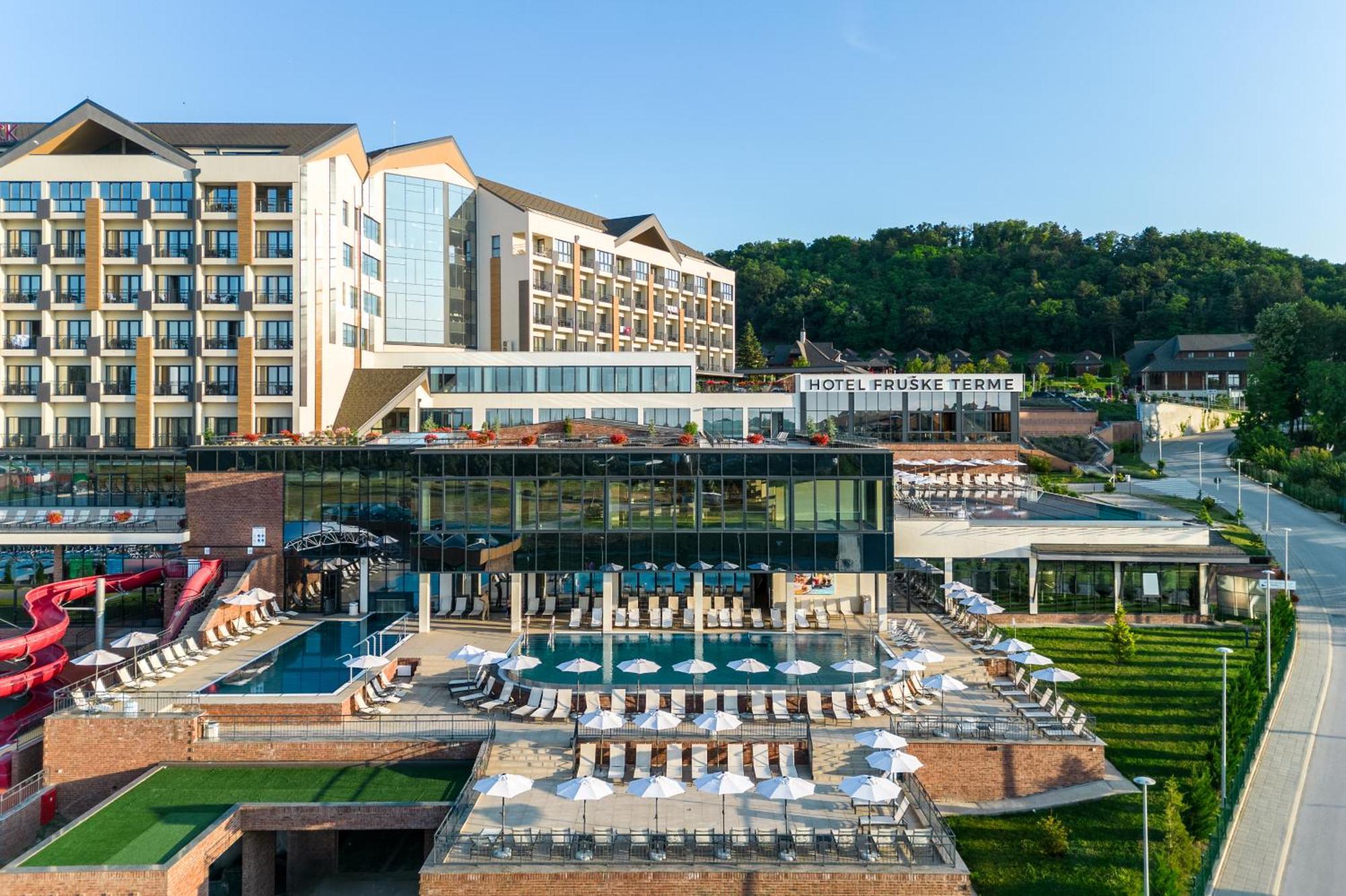 Movenpick Resort And Spa Fruske Terme Vrdnik Bagian luar foto