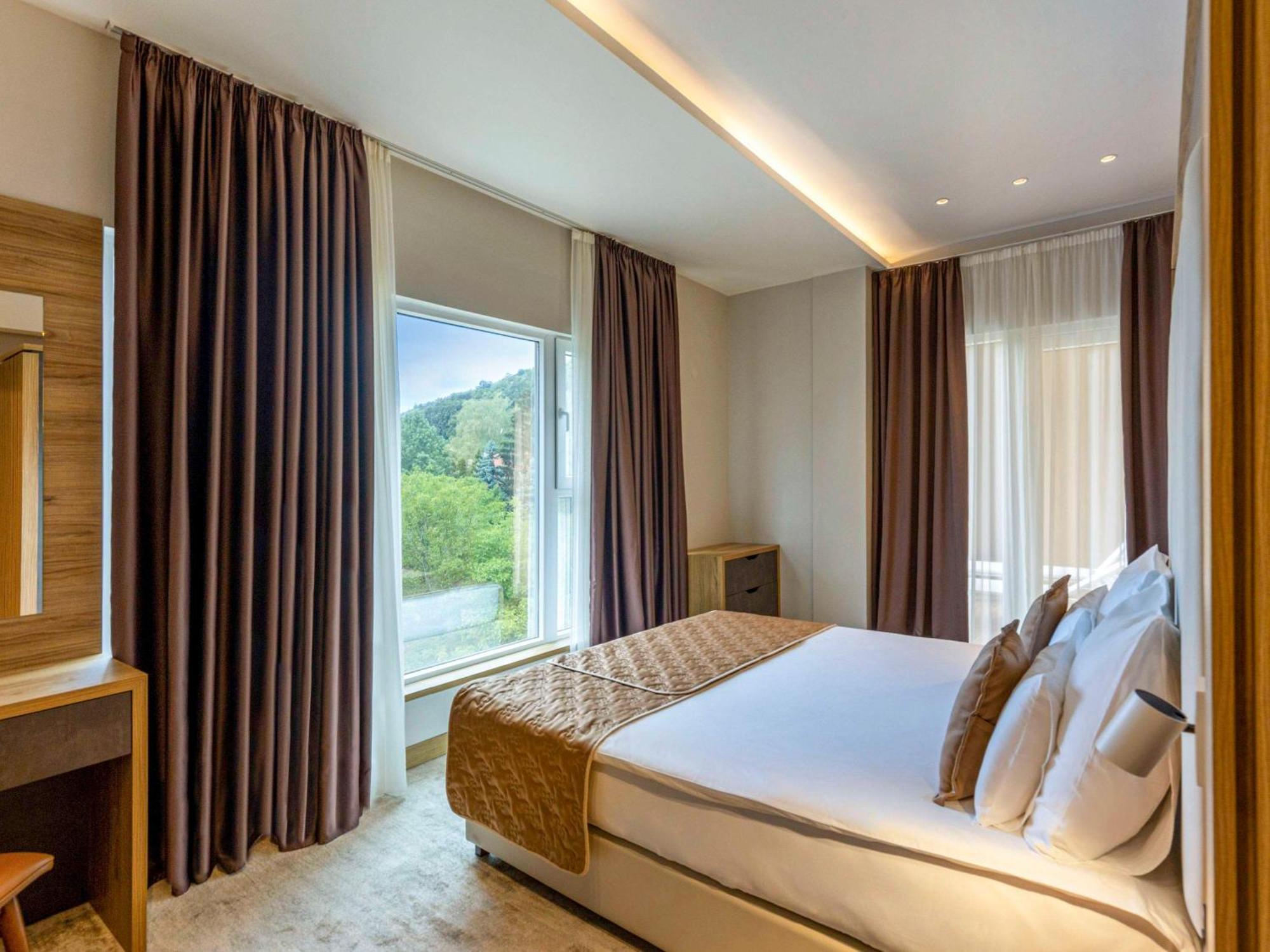 Movenpick Resort And Spa Fruske Terme Vrdnik Bagian luar foto